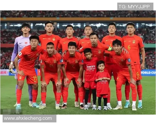 中国足球发展现状与挑战：从青训到职业联赛的全方位探索与分析